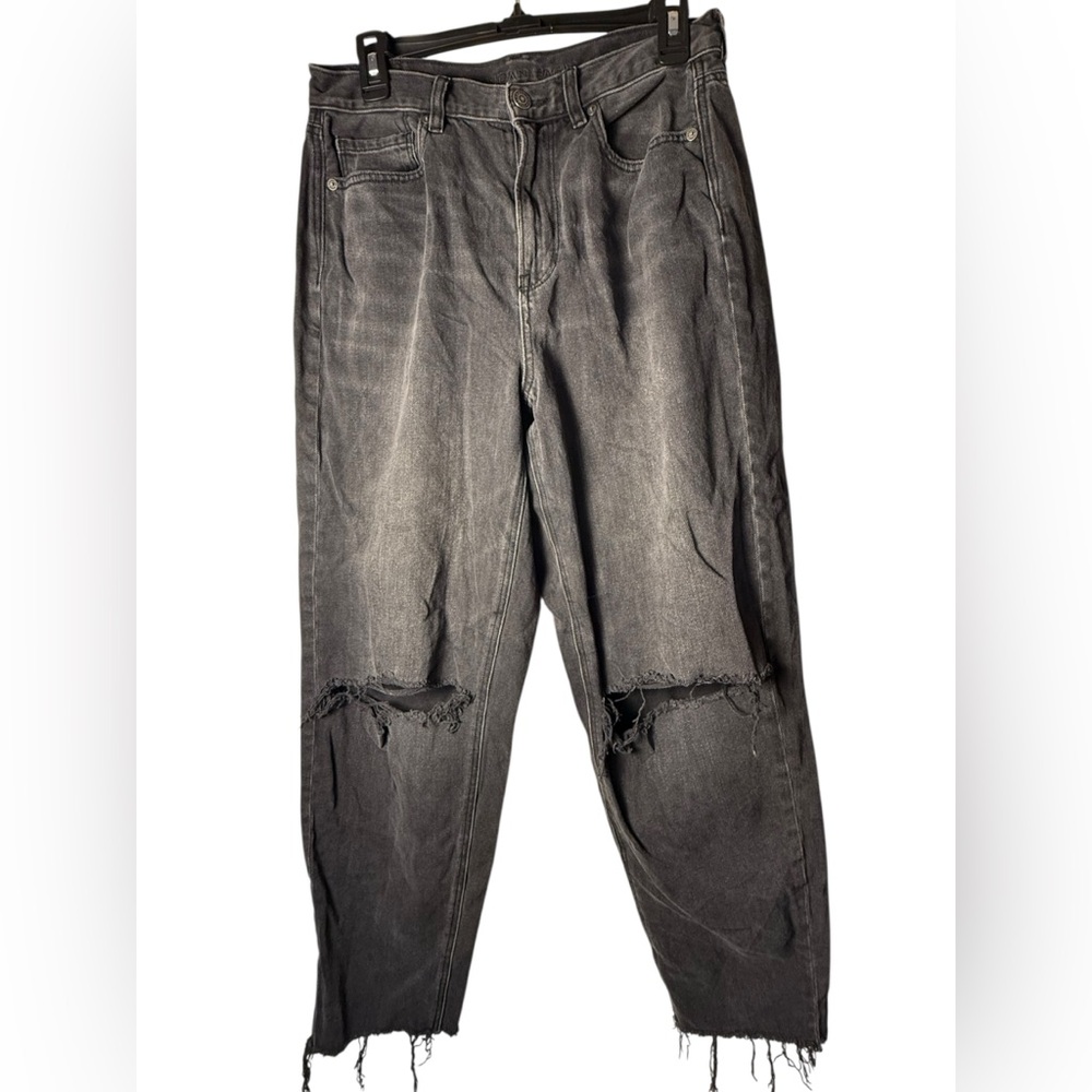 American Eagle Women’s Distressed Relaxed Mom‎ Jeans